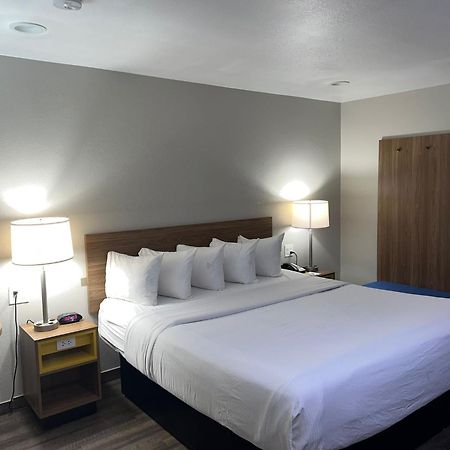 Days Inn By Wyndham El Centro Bagian luar foto