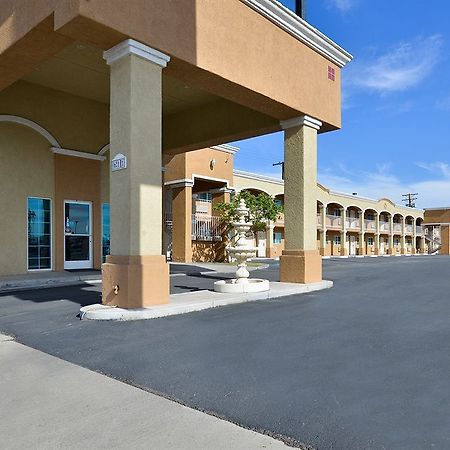 Days Inn By Wyndham El Centro Bagian luar foto