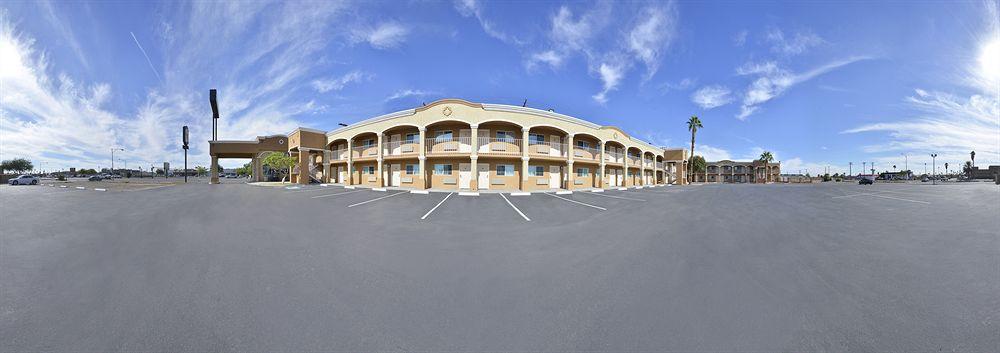 Days Inn By Wyndham El Centro Bagian luar foto