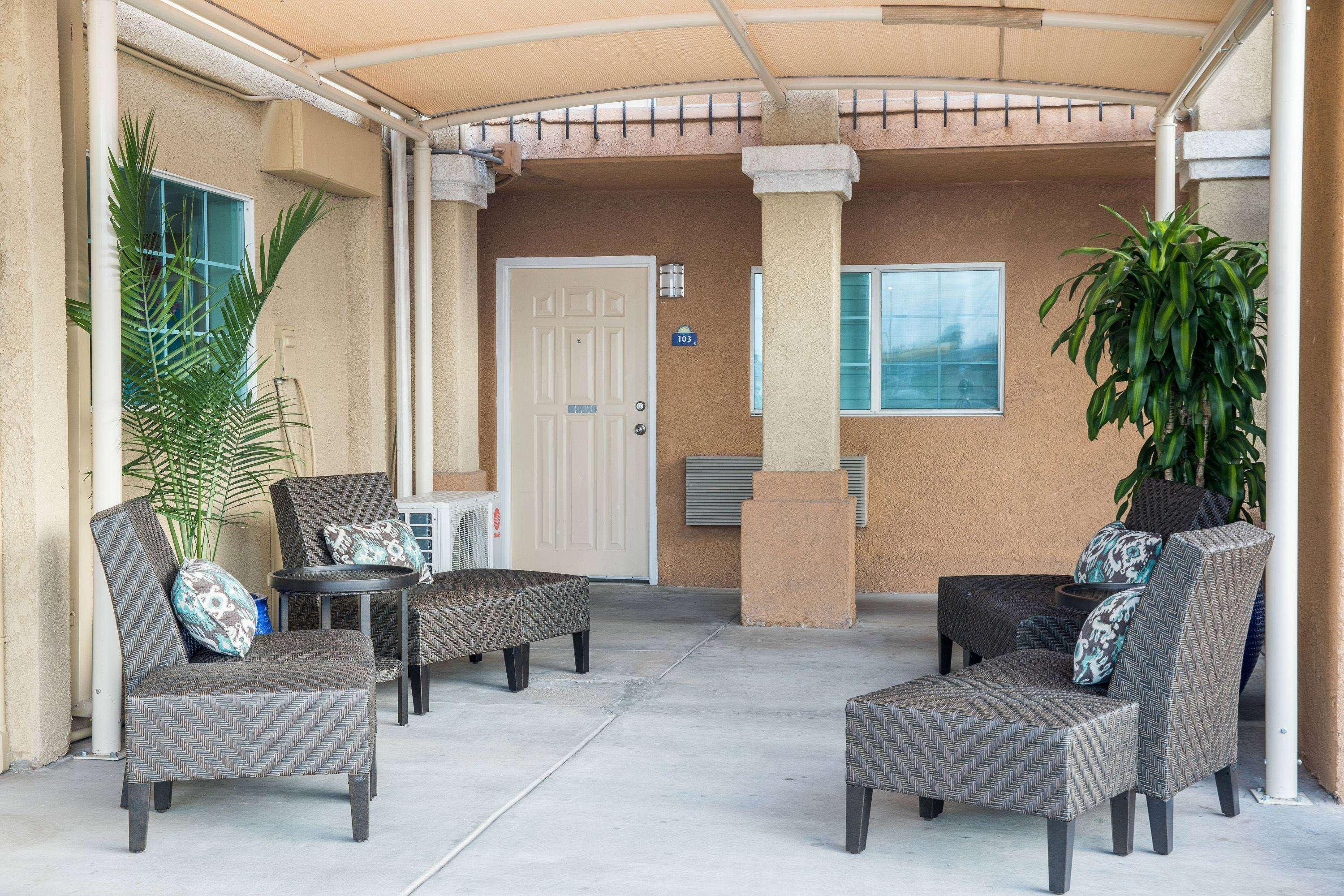 Days Inn By Wyndham El Centro Bagian luar foto