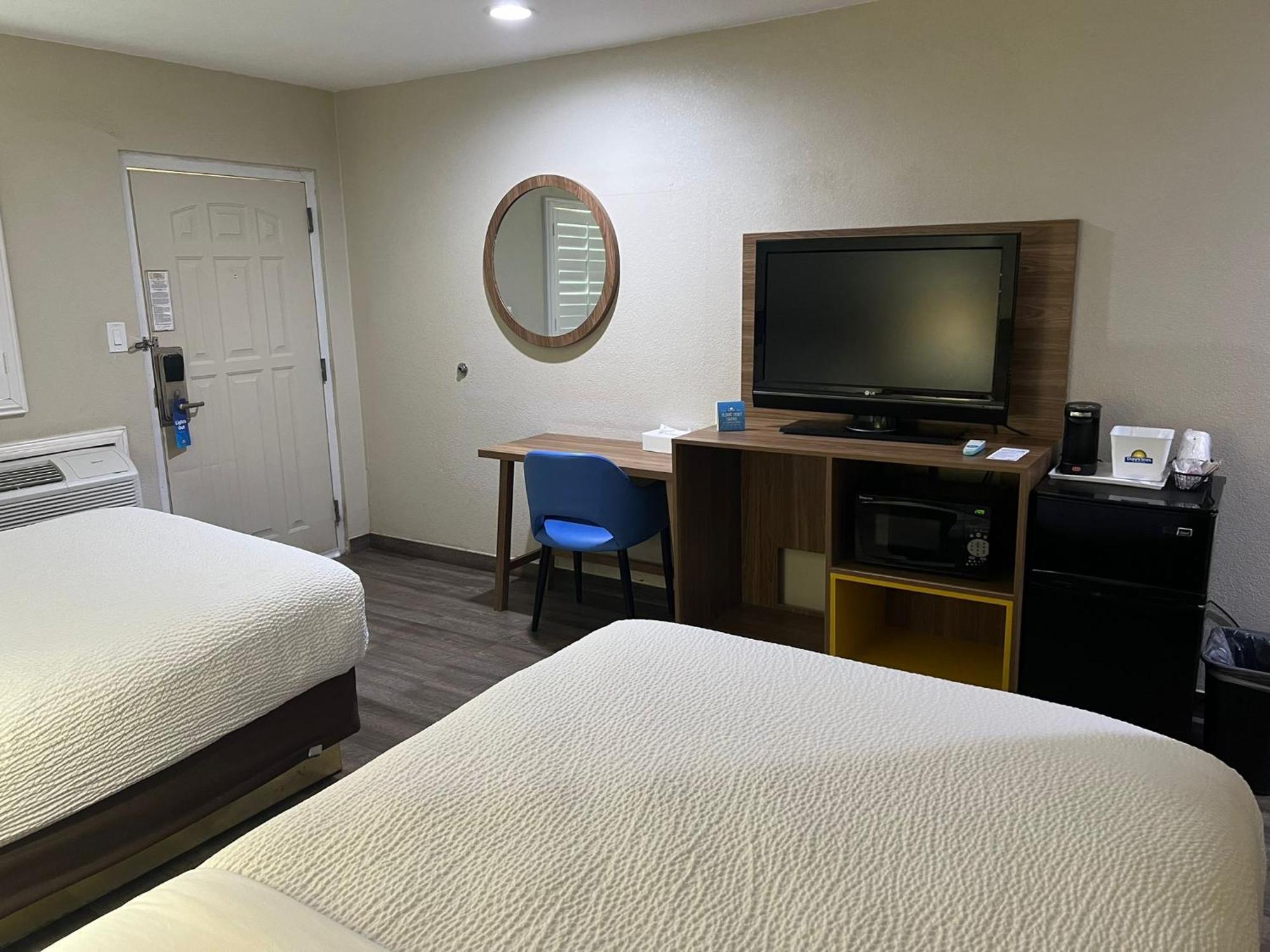 Days Inn By Wyndham El Centro Bagian luar foto