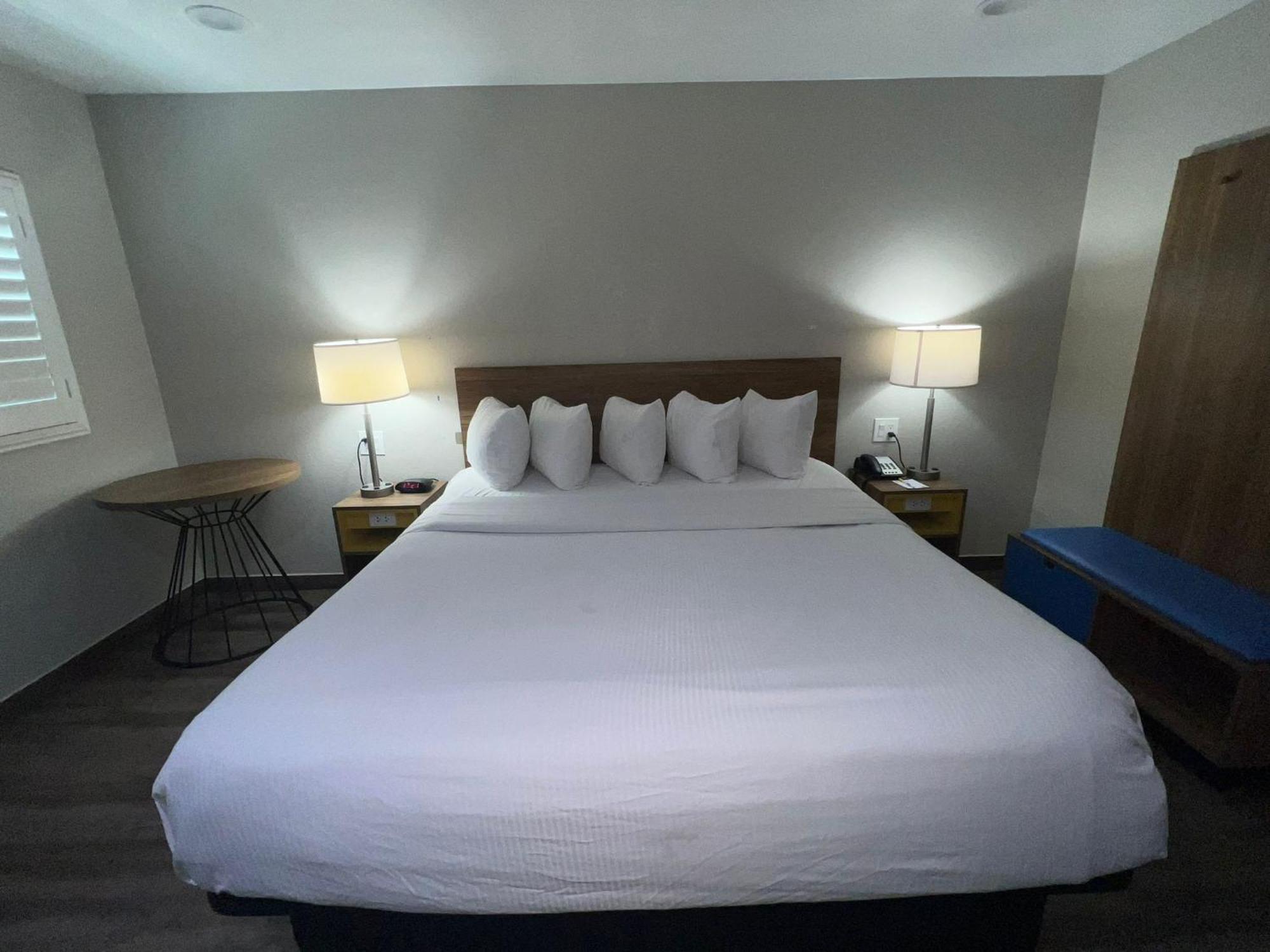 Days Inn By Wyndham El Centro Bagian luar foto