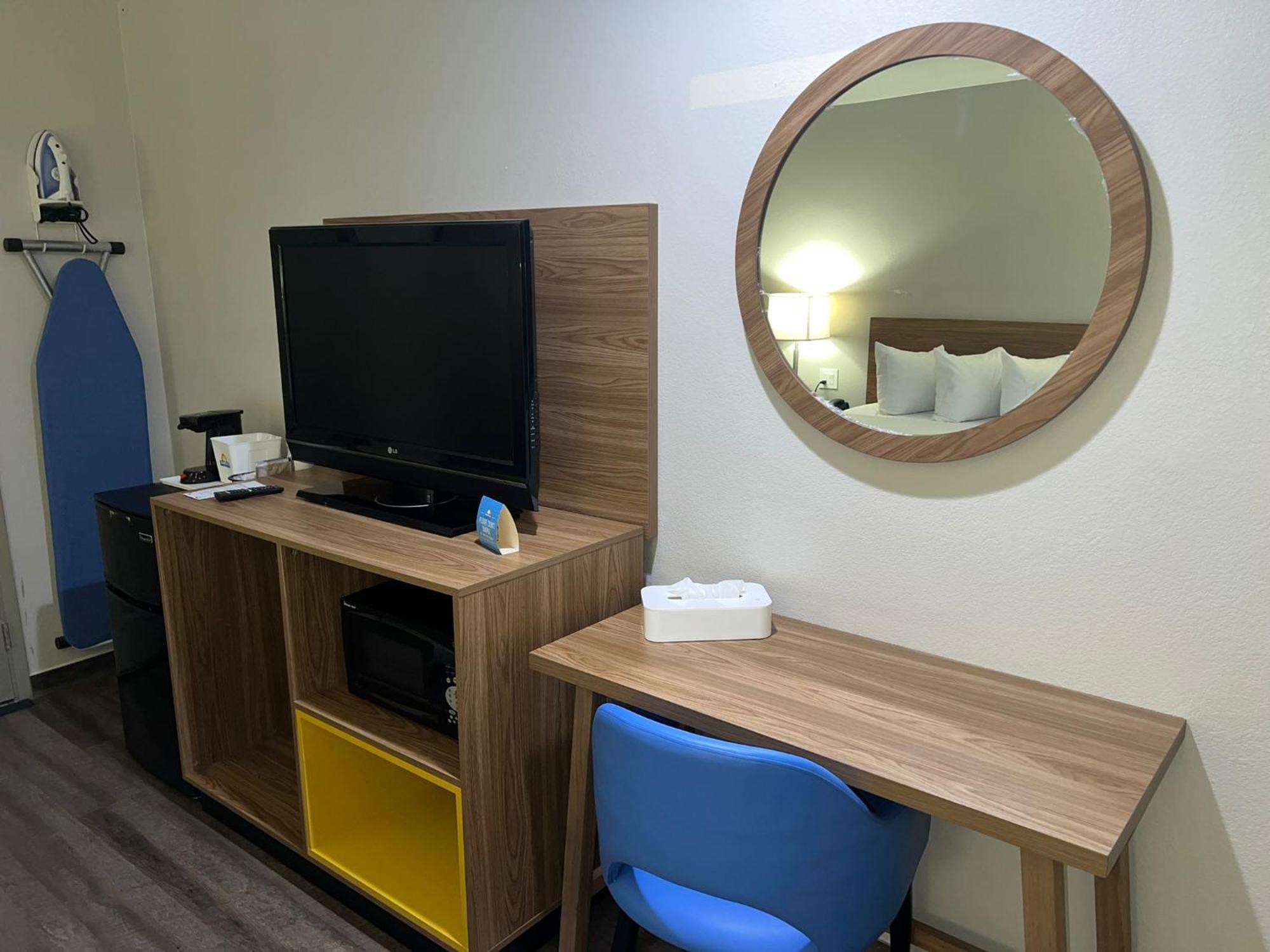 Days Inn By Wyndham El Centro Bagian luar foto