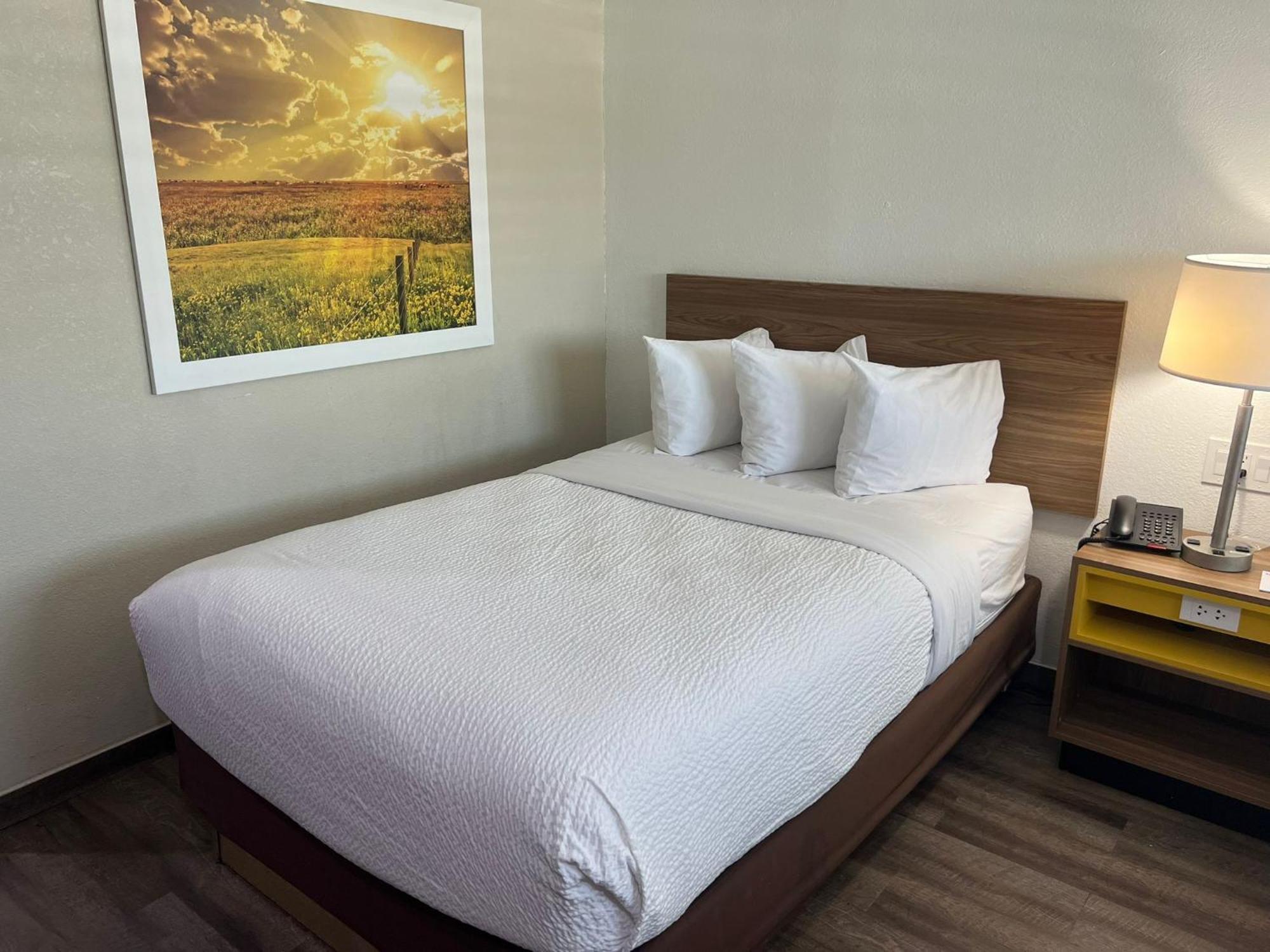 Days Inn By Wyndham El Centro Bagian luar foto