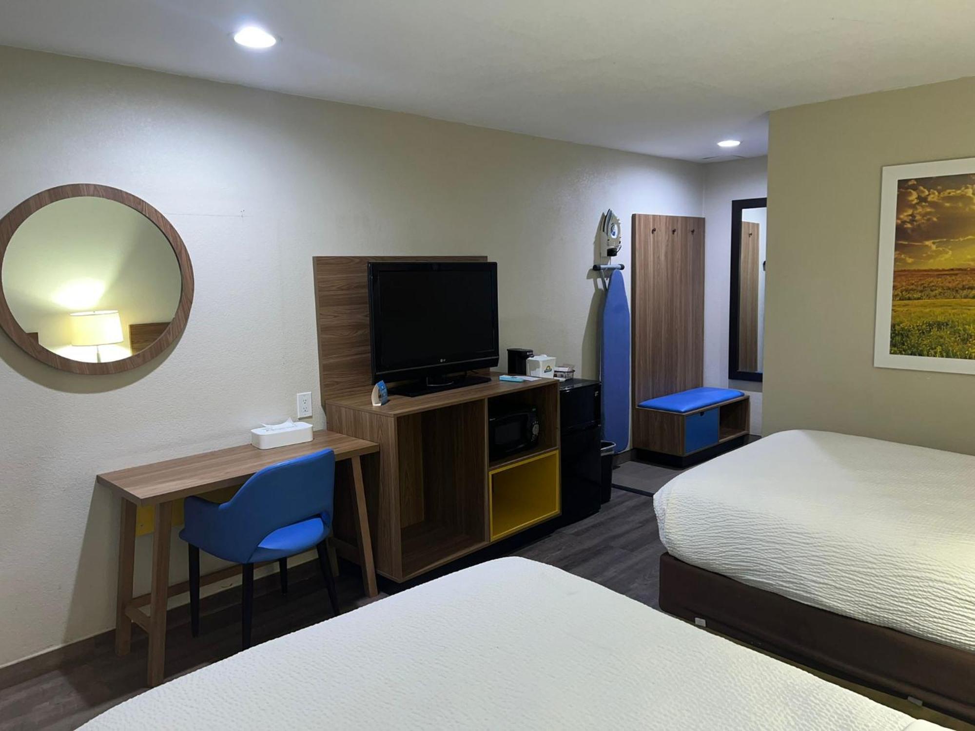 Days Inn By Wyndham El Centro Bagian luar foto