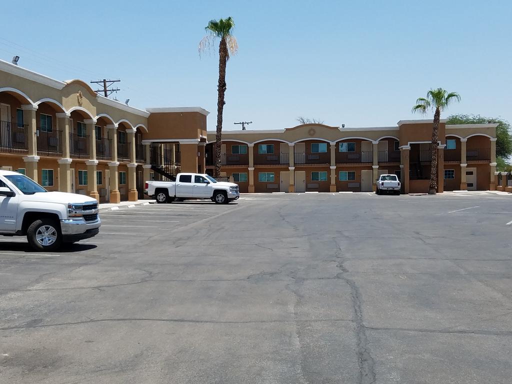 Days Inn By Wyndham El Centro Bagian luar foto