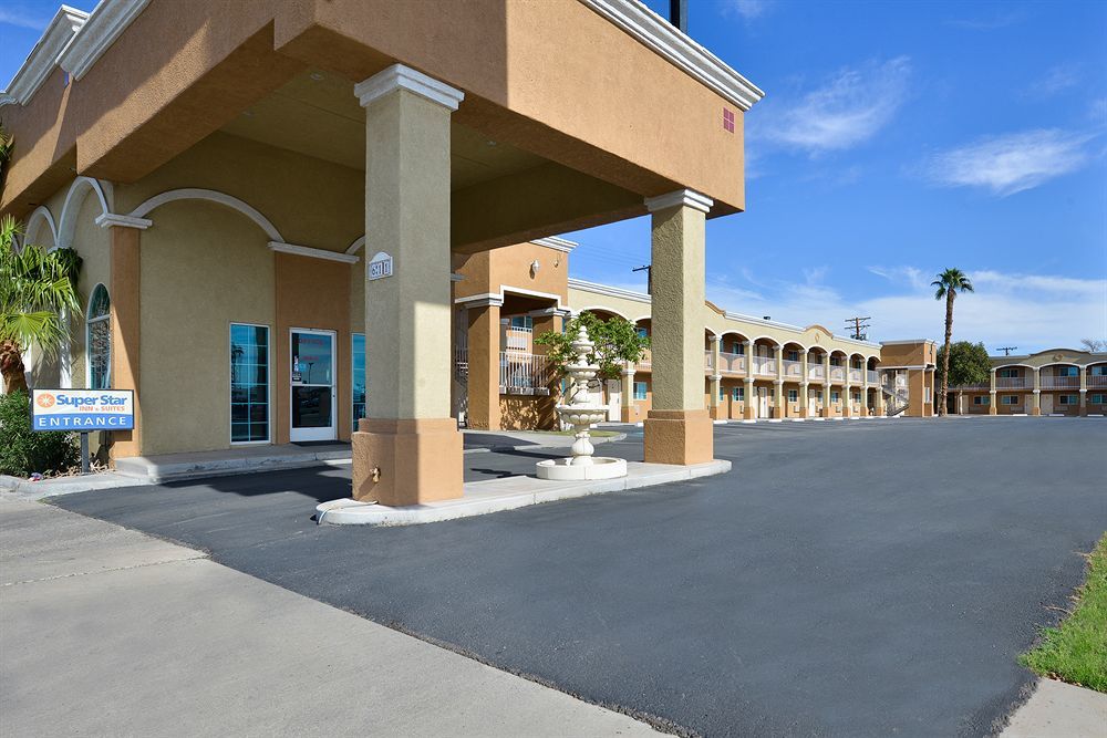 Days Inn By Wyndham El Centro Bagian luar foto