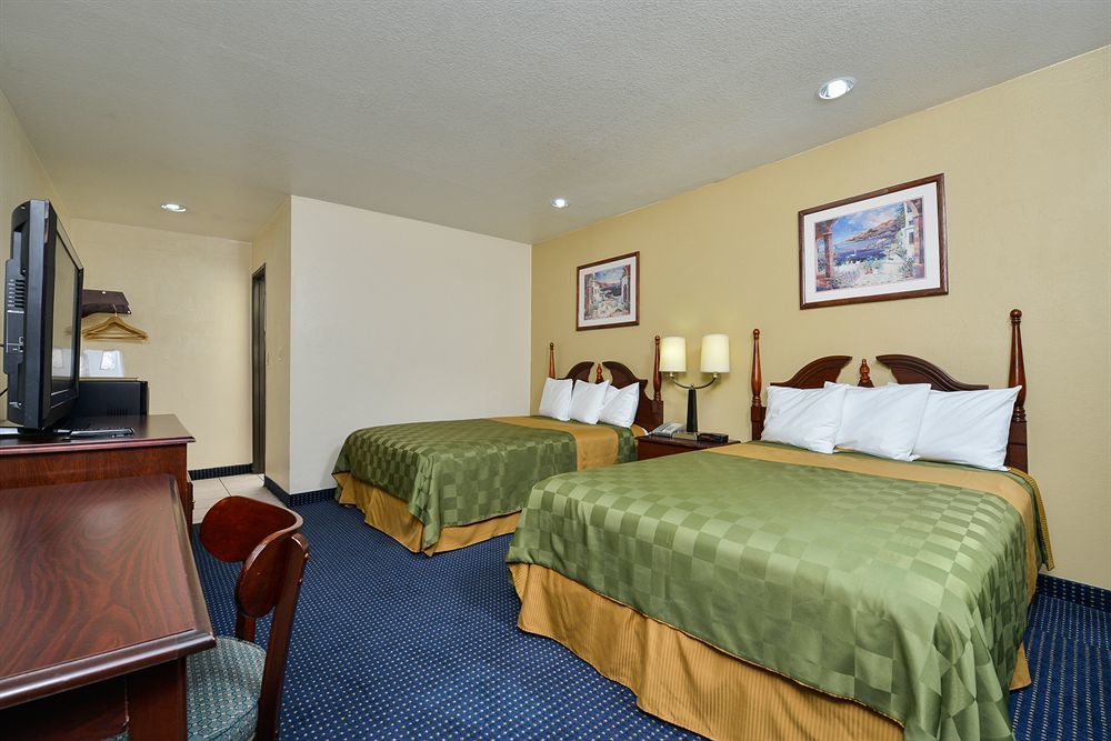 Days Inn By Wyndham El Centro Bagian luar foto