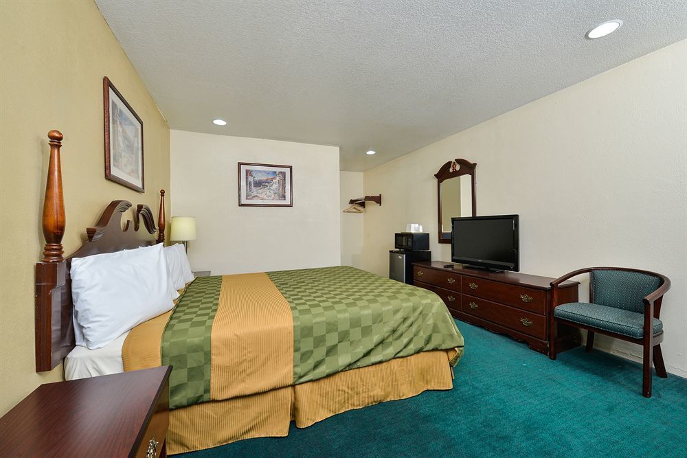 Days Inn By Wyndham El Centro Bagian luar foto
