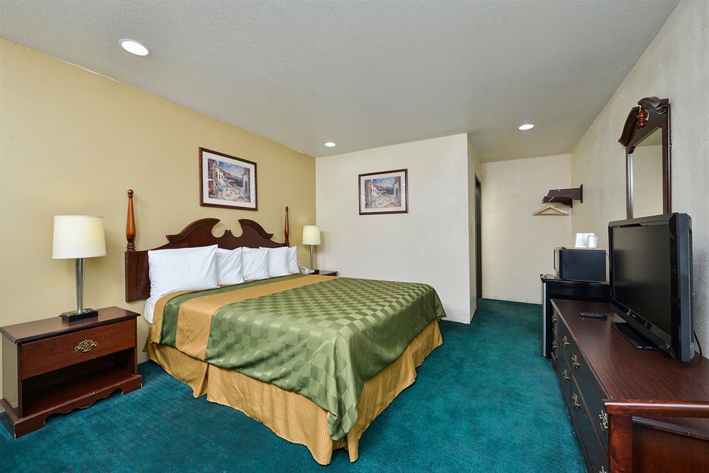 Days Inn By Wyndham El Centro Bagian luar foto