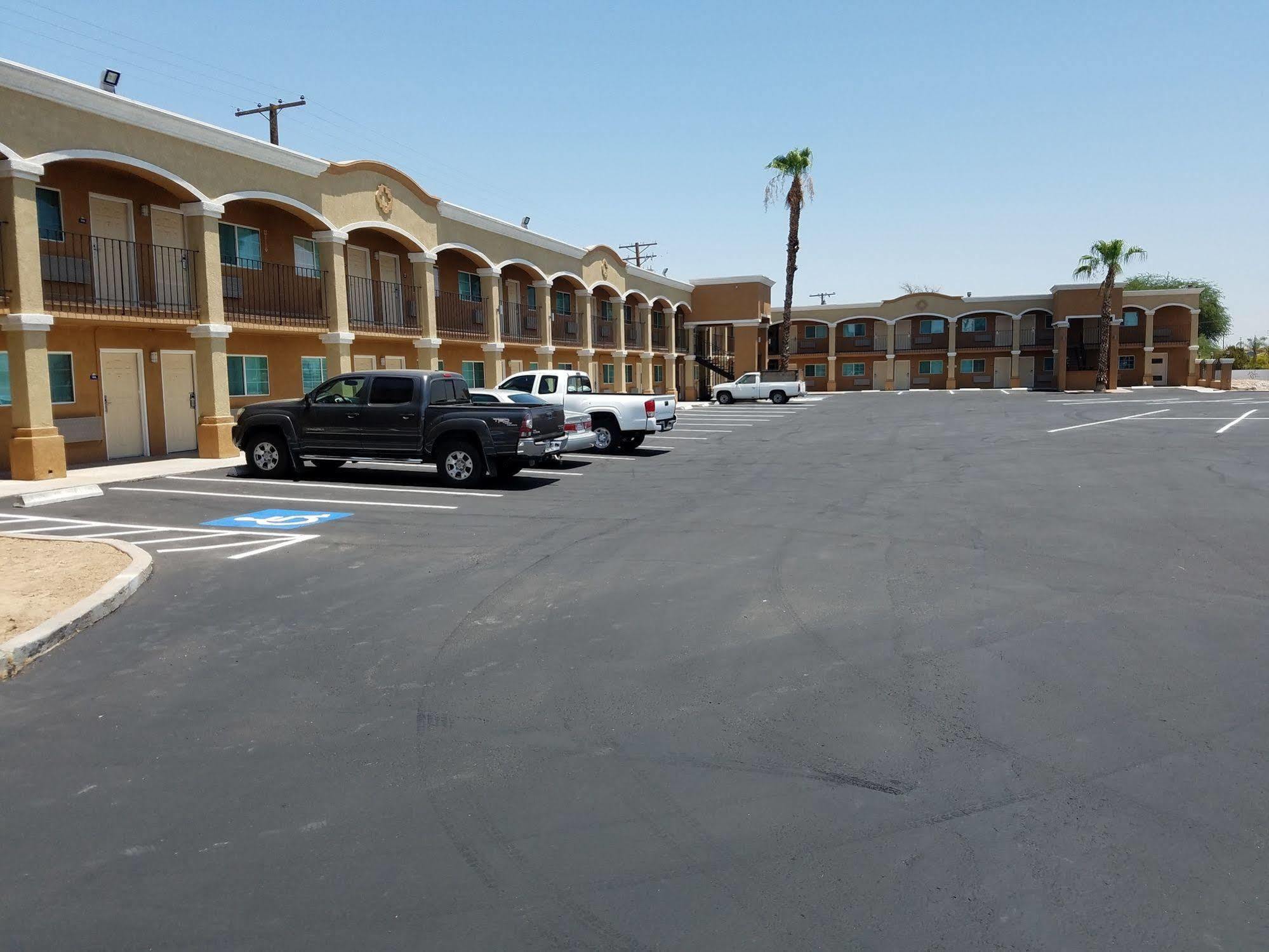 Days Inn By Wyndham El Centro Bagian luar foto